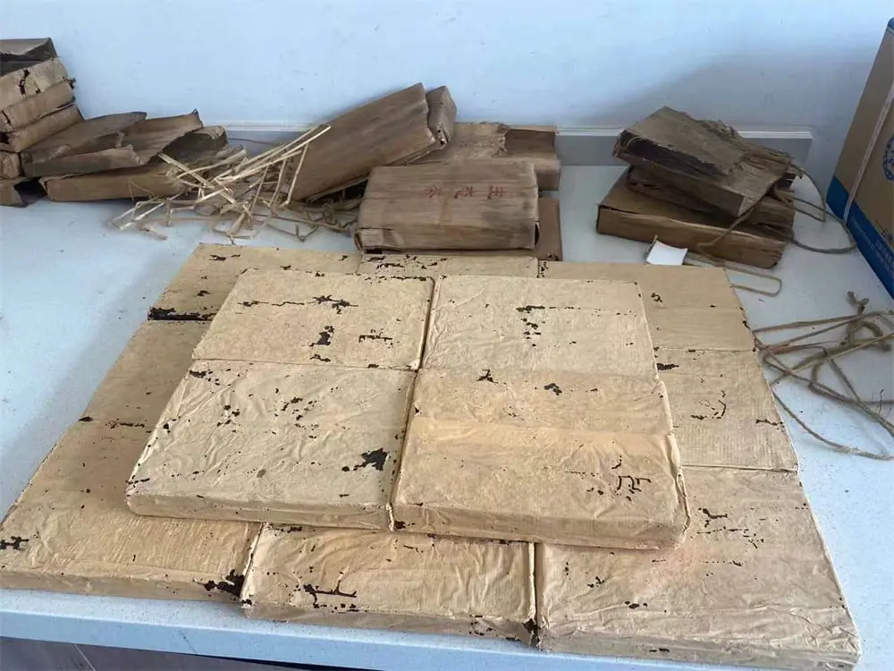 临汾回收中茶普洱茶2004年生茶熟茶